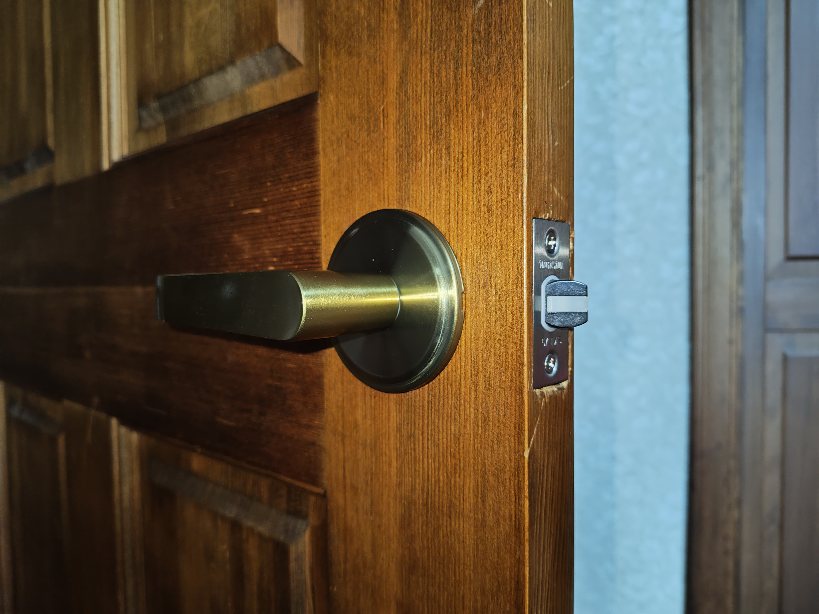 室内ドア錠（海外製⇒国内製）の交換